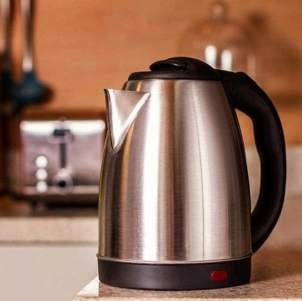 Chaleira Elétrica em Inox 1,8 Litros Trava de Segurança Desligamento Automático 127v