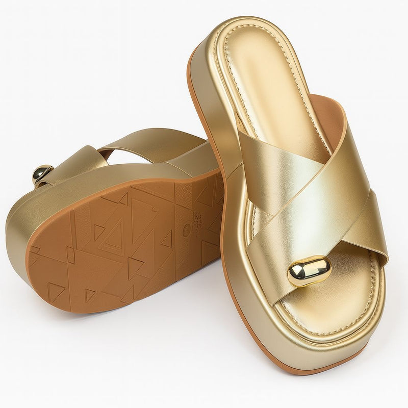 Sandália Plataforma Feminina Tiras Cruzadas Enfeite Metalizado