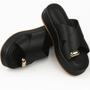 Sandália Plataforma Feminina Tiras Cruzadas Enfeite Metalizado